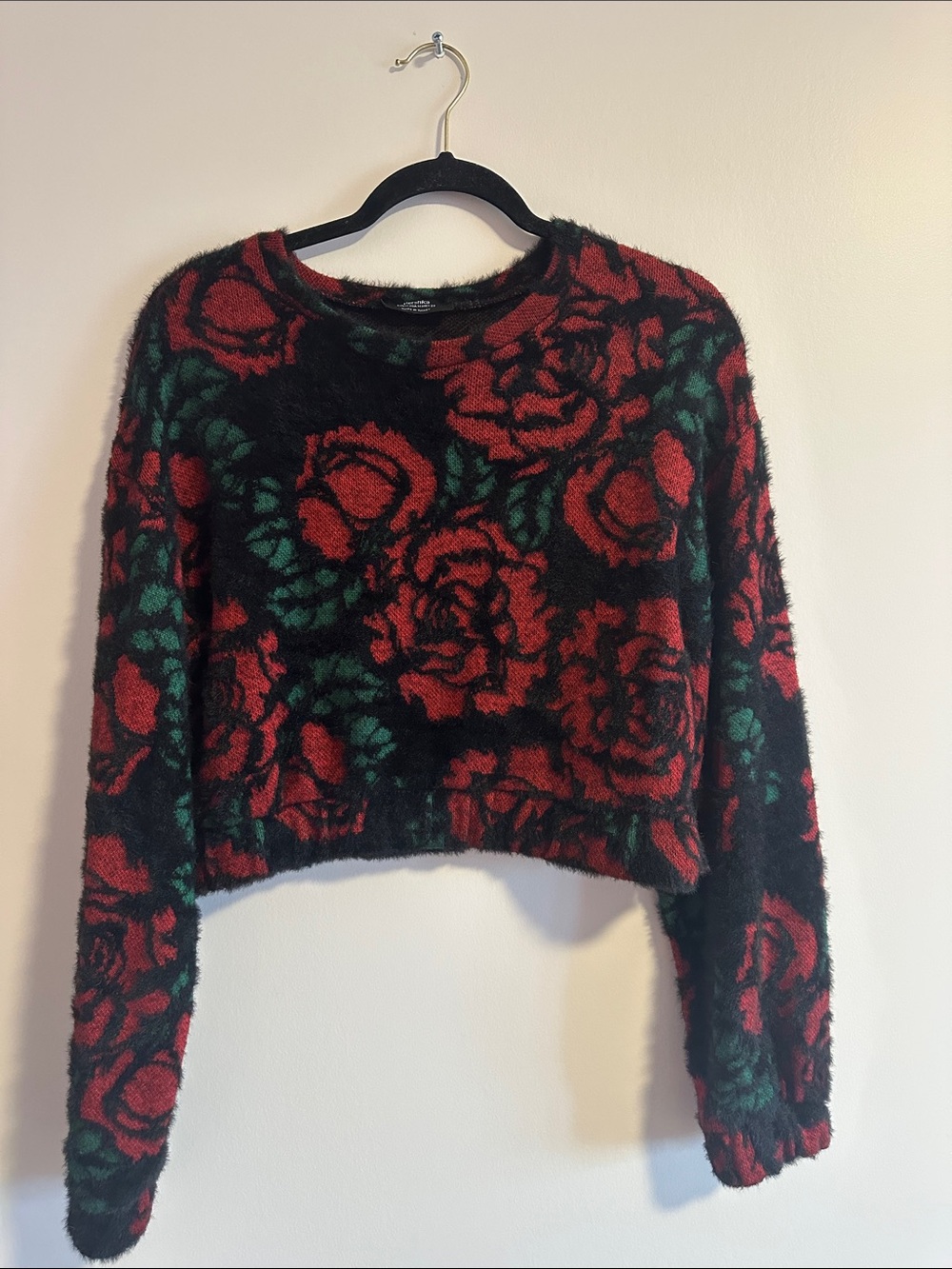 Berska Floral Rose Pattern Cropped Fuzzy Sweater - Black & Red - Medium - Picture 3 of 7